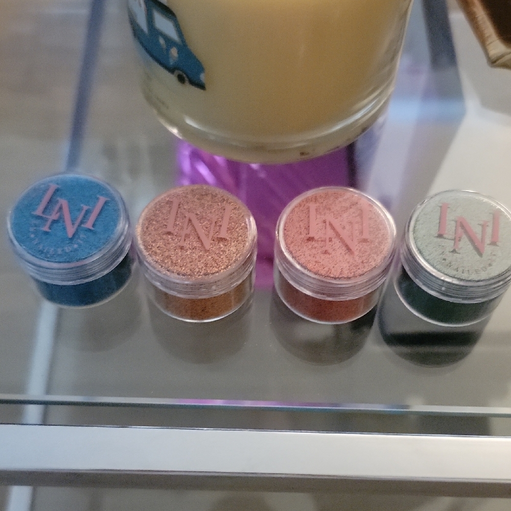 LNI Shimmer Nail Dip Powder. Brand New.